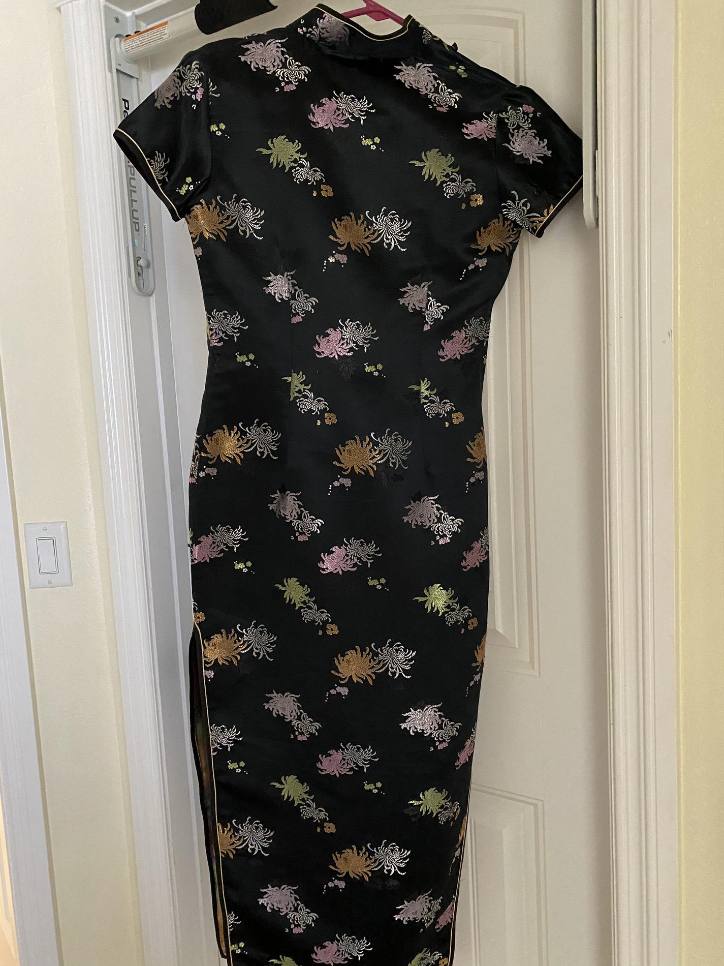 Size 0 Multicolor Side Slit Dress on Queenly