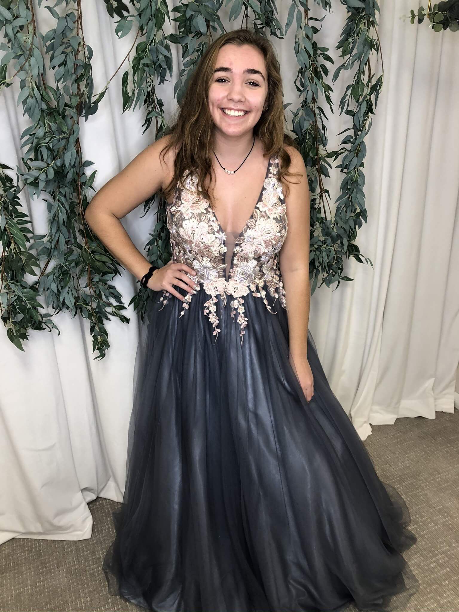 Size 8 Prom Plunge Floral Silver Ball Gown on Queenly