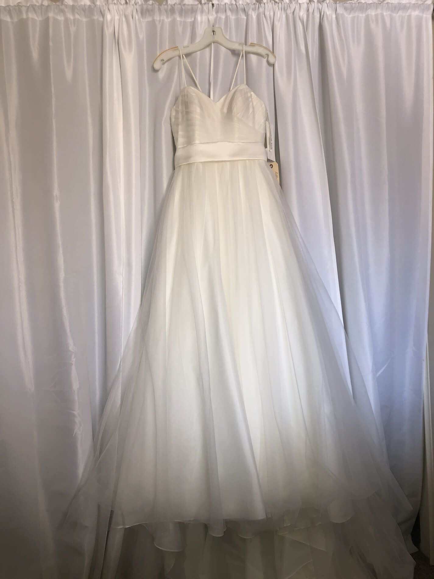 Size 6 Wedding Strapless White Ball Gown on Queenly