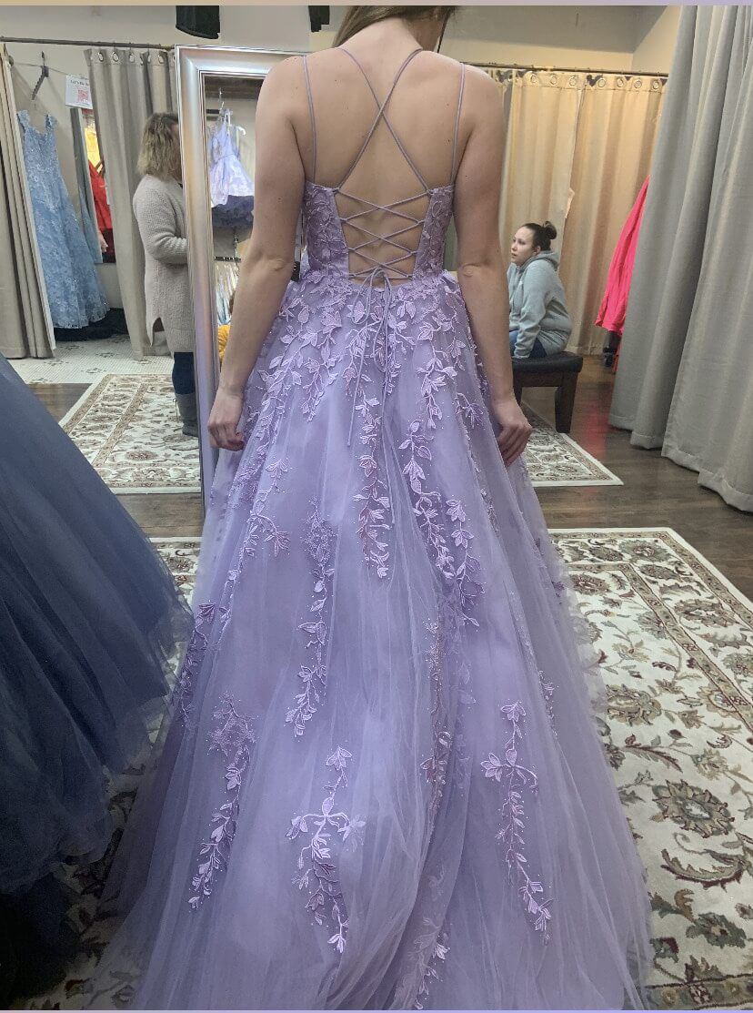 Size 4 Prom Floral Light Purple Ball Gown on Queenly