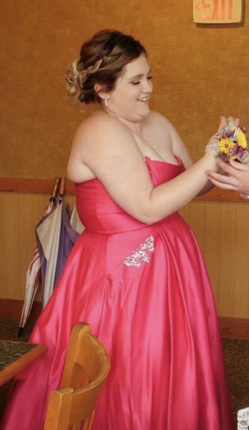 David's Bridal Plus Size 18 Prom Pink Ball Gown on Queenly