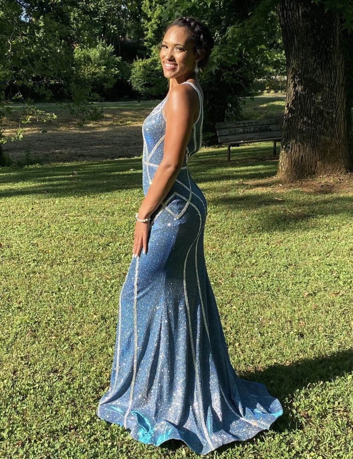 Size 2 Prom Plunge Blue Floor Length Maxi on Queenly