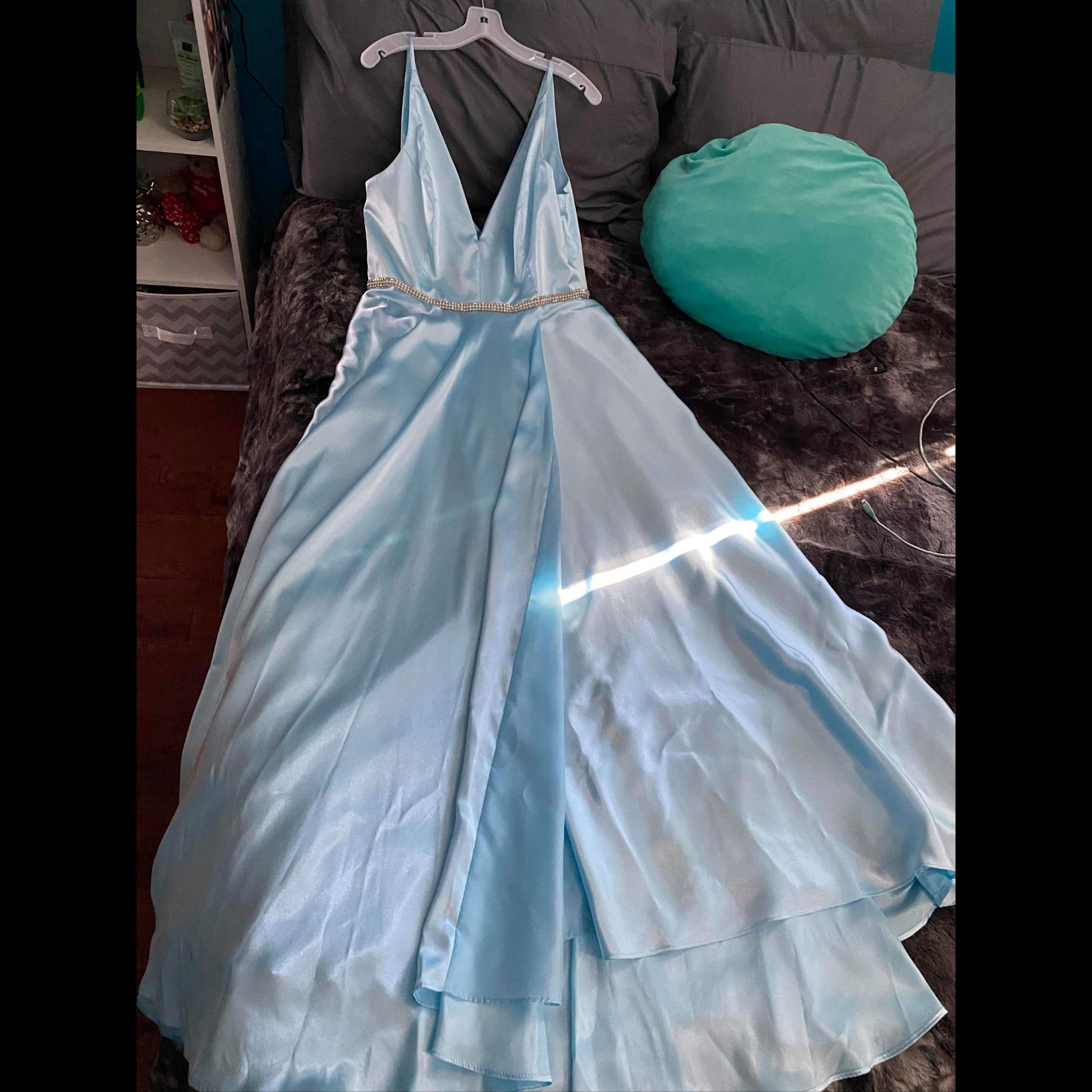 Plus Size 18 Prom Plunge Light Blue Floor Length Maxi on Queenly