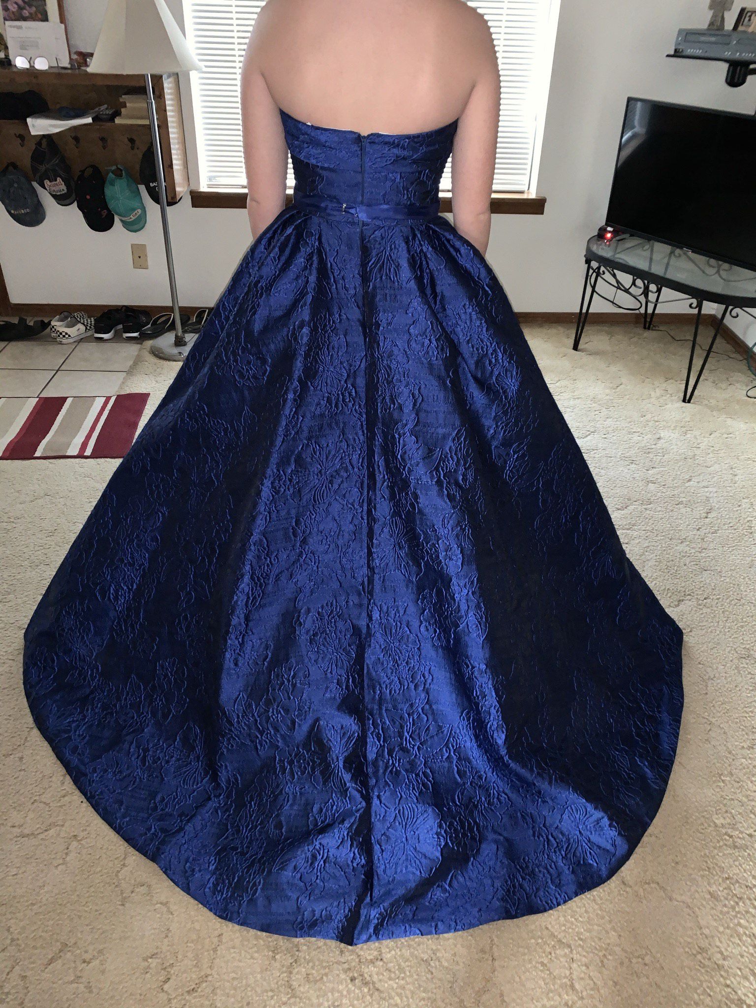 Size 10 Prom Strapless Blue Ball Gown on Queenly
