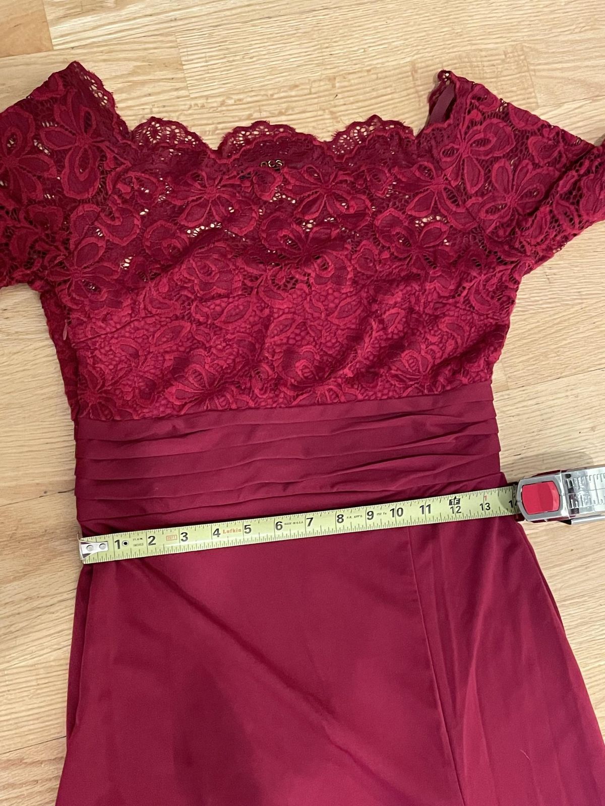 Size 4 Bridesmaid Off The Shoulder Lace Burgundy Red Side Slit Dress on Queenly