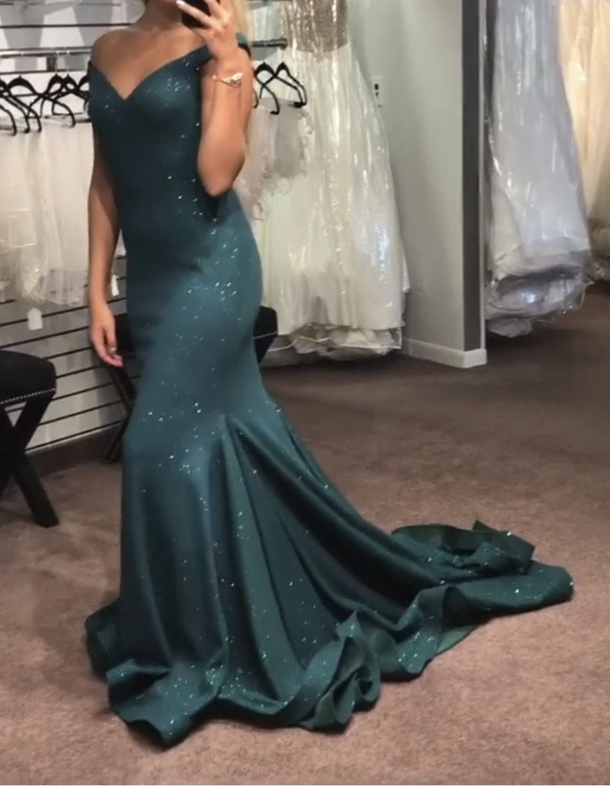 Size 12 Prom Off The Shoulder Green Mermaid Dress on Queenly