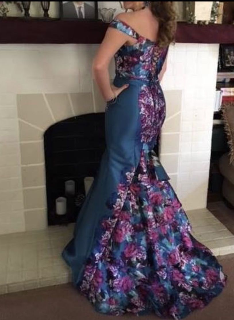 Size 8 Prom Off The Shoulder Floral Multicolor Mermaid Dress on Queenly