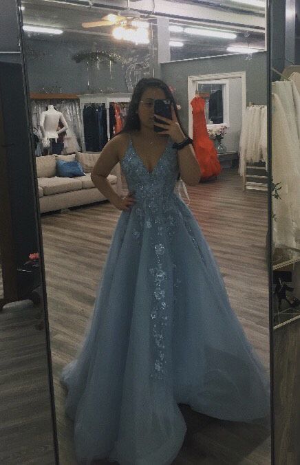 Ellie Wilde Size 4 Prom Plunge Light Blue Ball Gown on Queenly