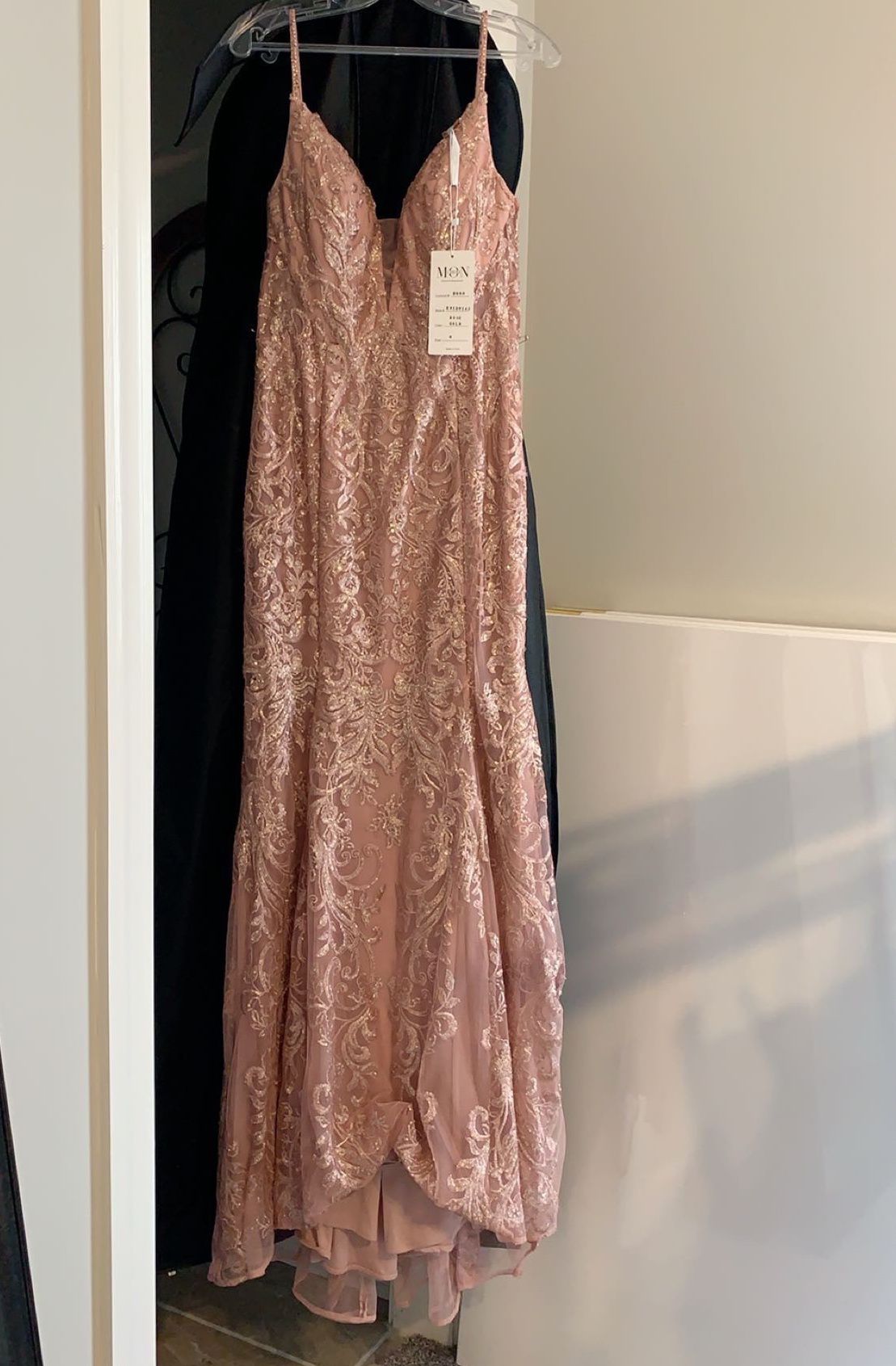 Ellie Wilde Size 4 Prom Light Pink Mermaid Dress on Queenly