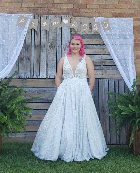 Size 10 Wedding Lace White Ball Gown on Queenly