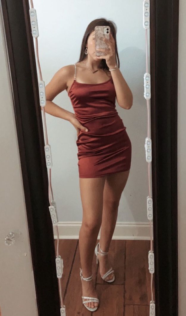 Size 2 Homecoming Satin Red Cocktail Dress on Queenly