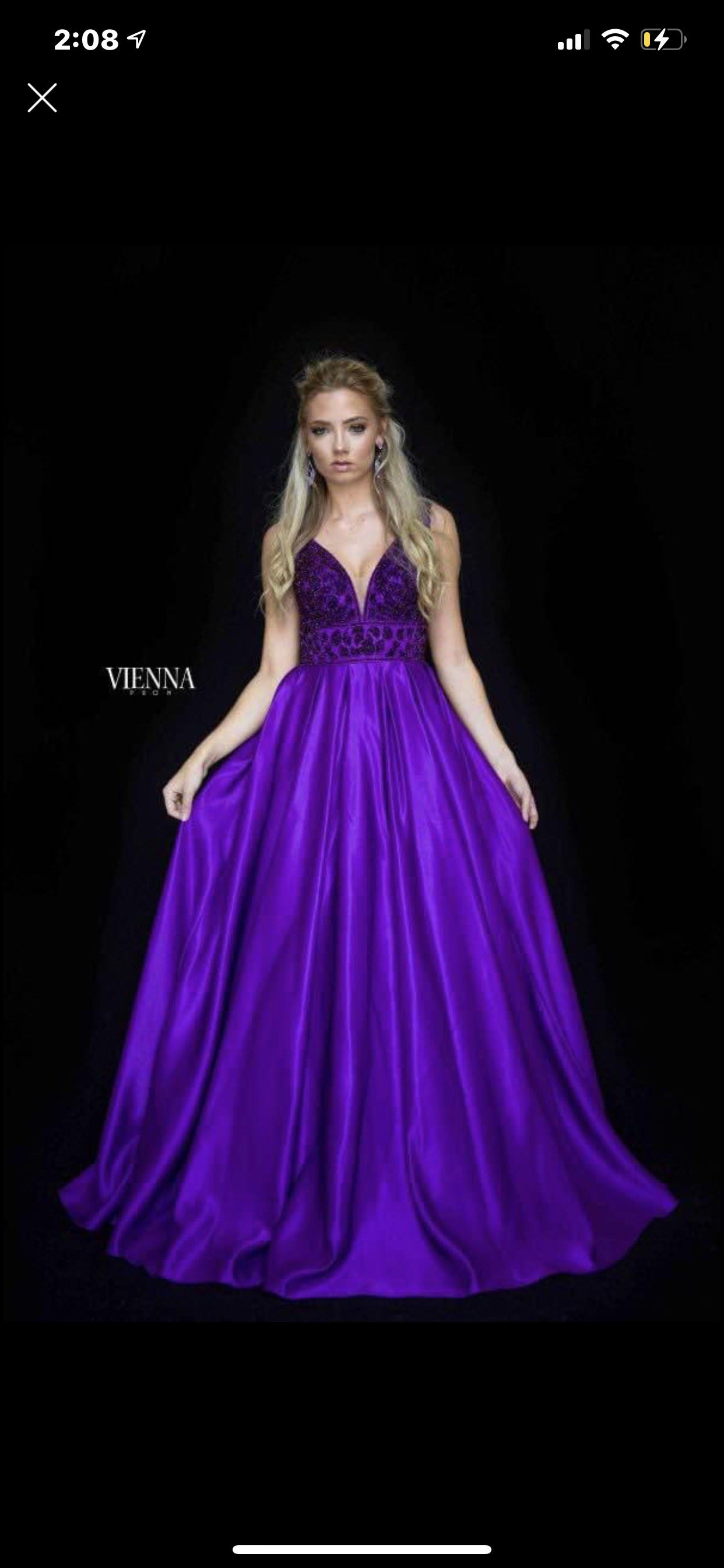 Vienna Plus Size 20 Prom Plunge Purple Ball Gown on Queenly