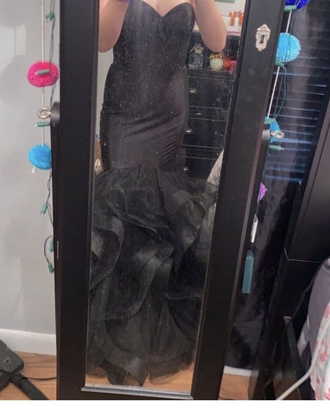 Size 8 Prom Strapless Black Mermaid Dress on Queenly