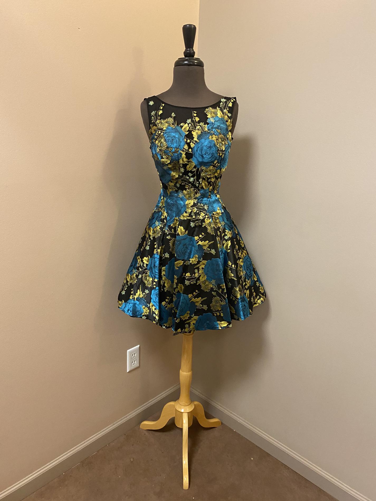 Size 2 Homecoming Multicolor Cocktail Dress on Queenly