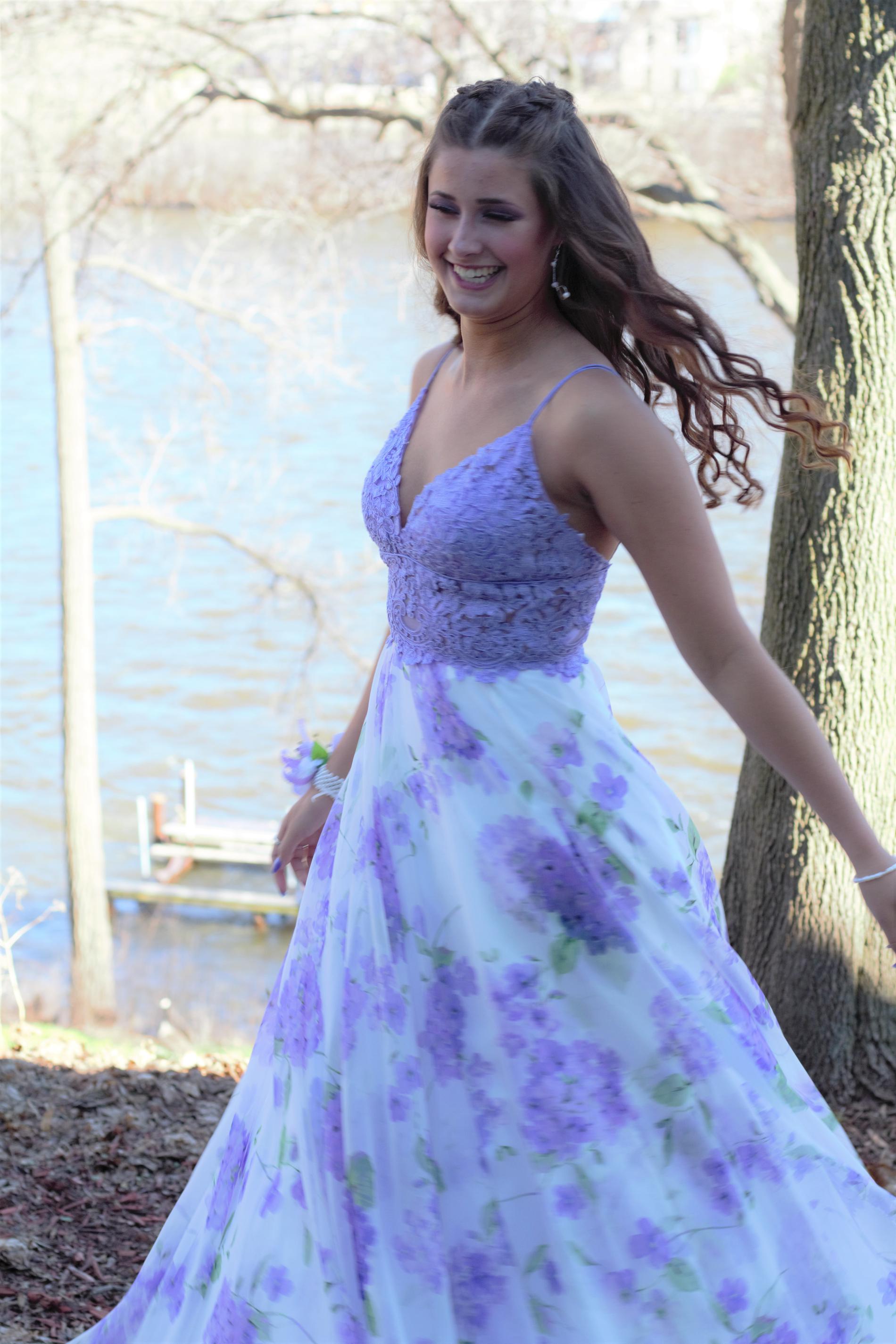 Sherri Hill Size 6 Prom Lace Purple Ball Gown on Queenly