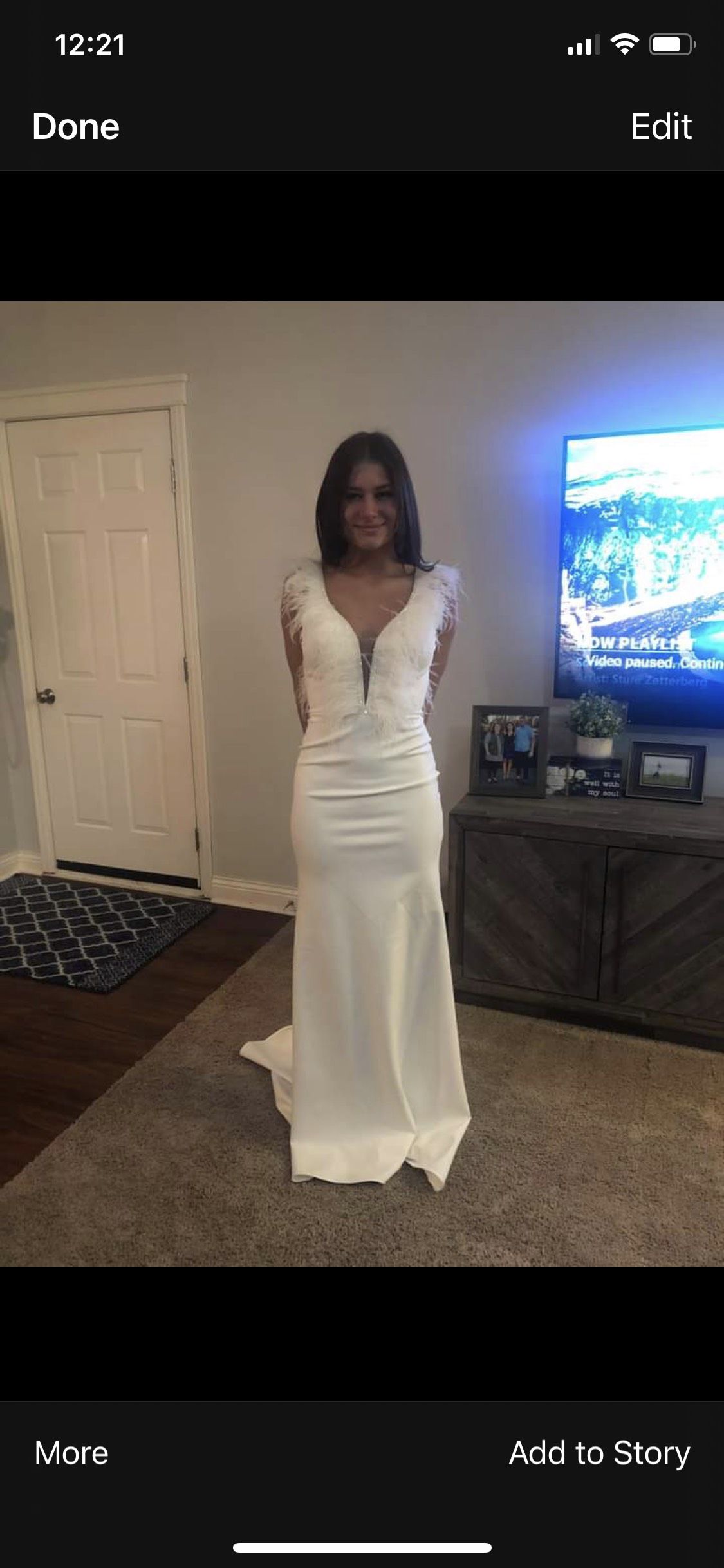 Size 2 Prom White Dress With Train on Queenly
