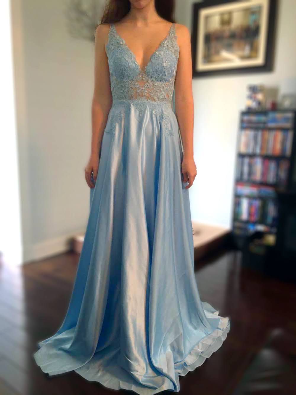 Size 2 Prom Lace Light Blue A-line Dress on Queenly