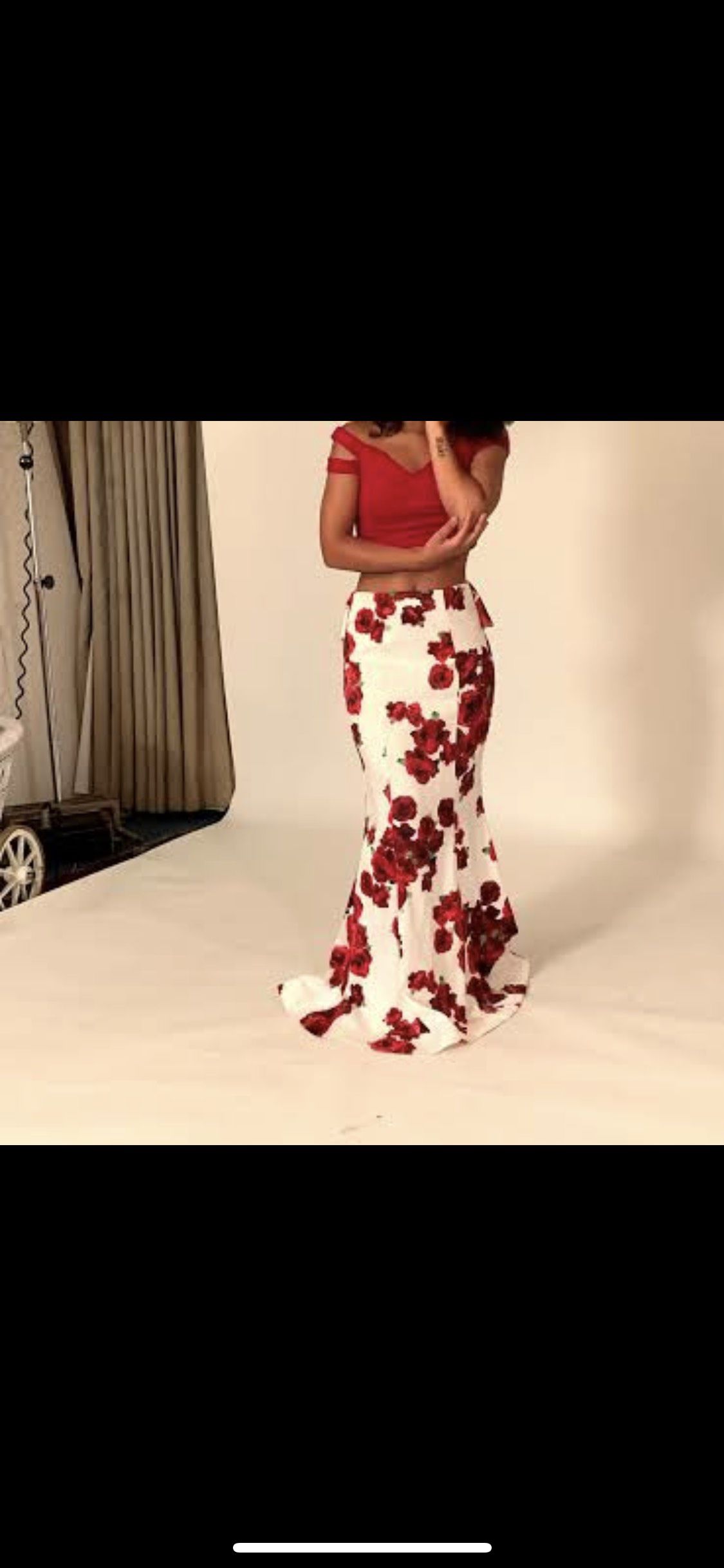 Size 6 Prom Off The Shoulder Floral Red Mermaid Dress on Queenly