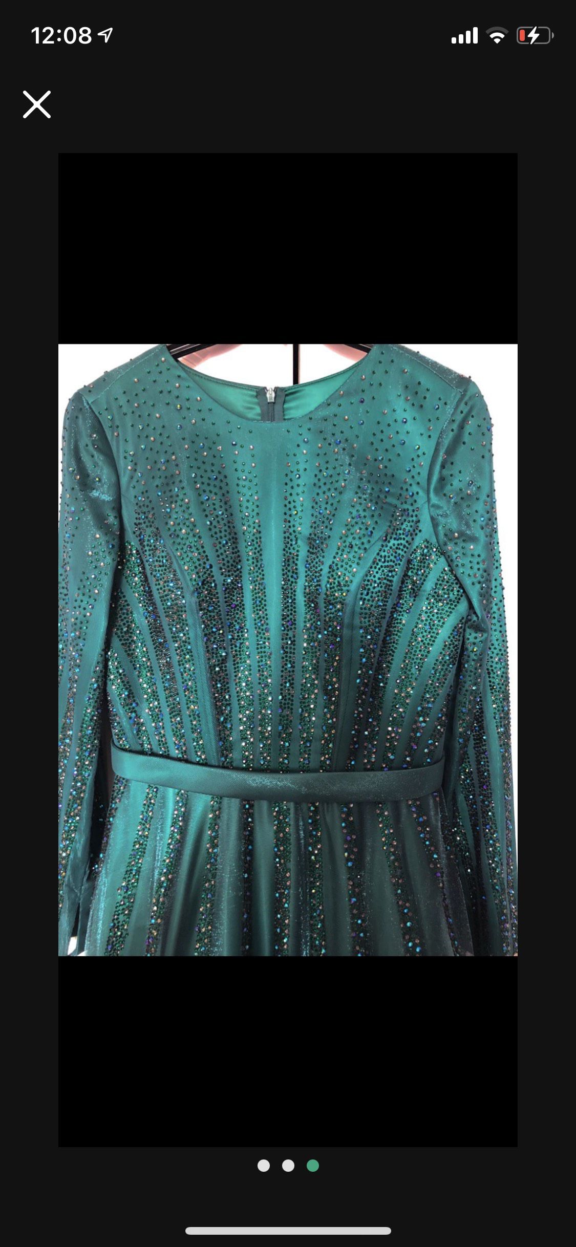 Size 8 Long Sleeve Emerald Green Ball Gown on Queenly