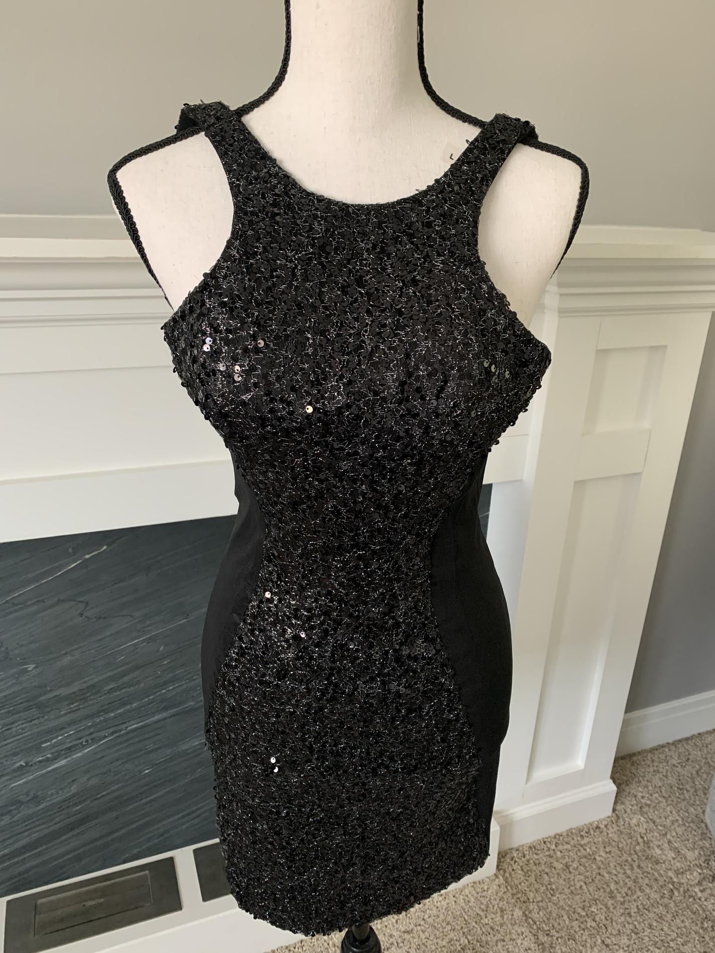 Firt by Maggie Sottero Size 2 Homecoming Black Cocktail Dress on Queenly