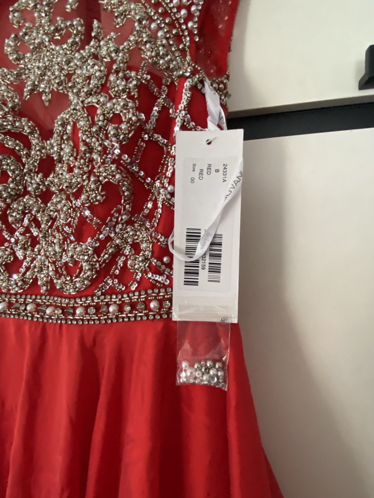 Style 24331A Jovani Size 00 Prom Cap Sleeve Sequined Red Ball Gown on Queenly