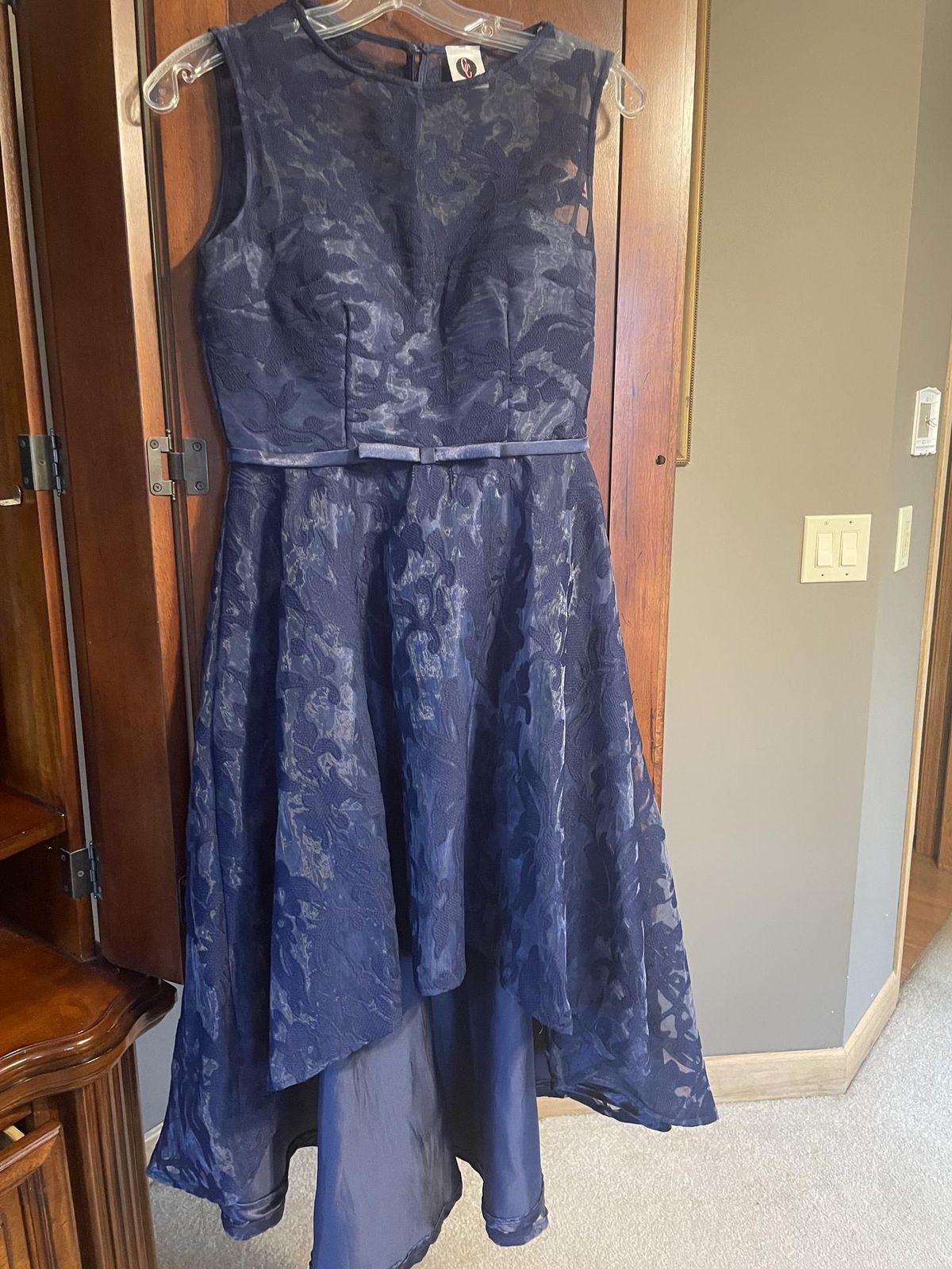 Size 6 Wedding Guest Lace Navy Blue Cocktail Dress on Queenly