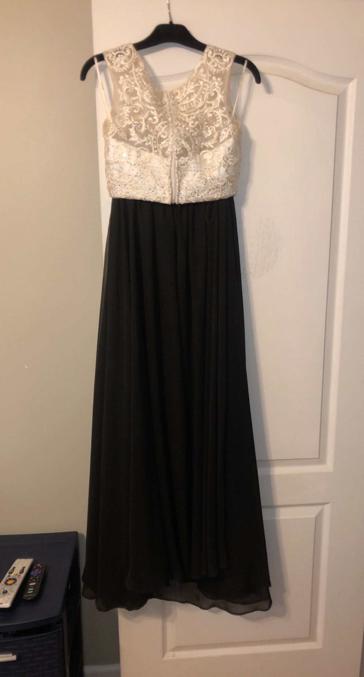 Size 4 Prom Lace Multicolor Floor Length Maxi on Queenly