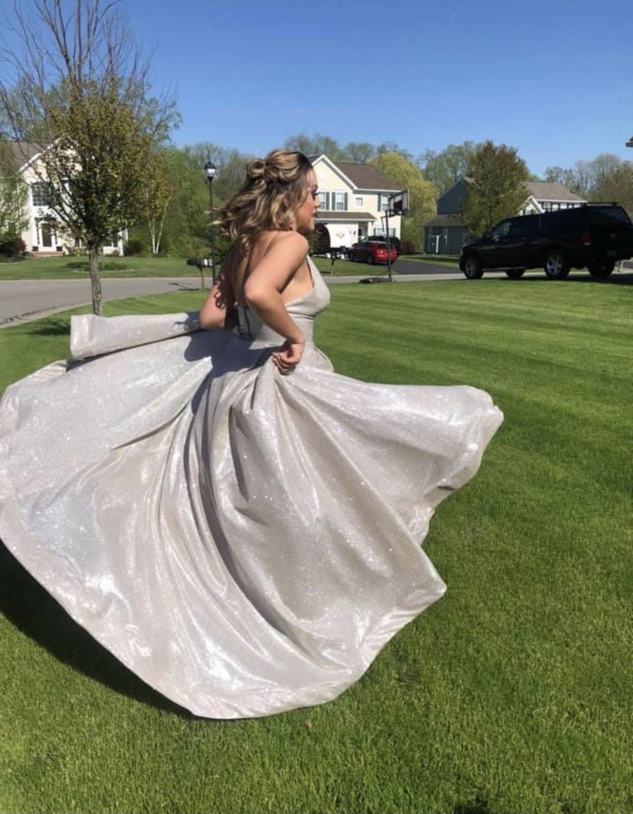 Size 10 Prom Plunge Multicolor Ball Gown on Queenly