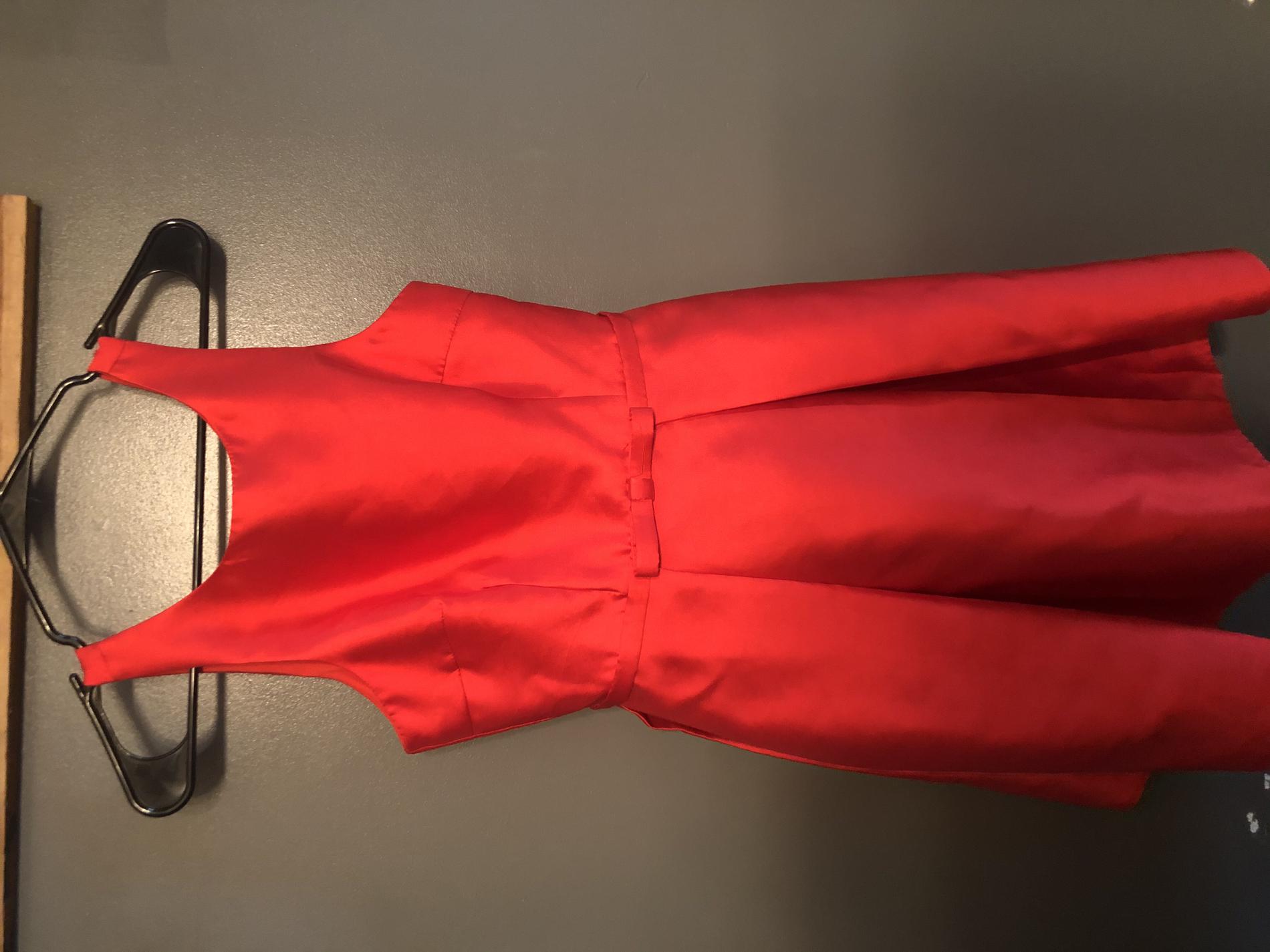 Size 4 Wedding Guest Red Cocktail Dress on Queenly