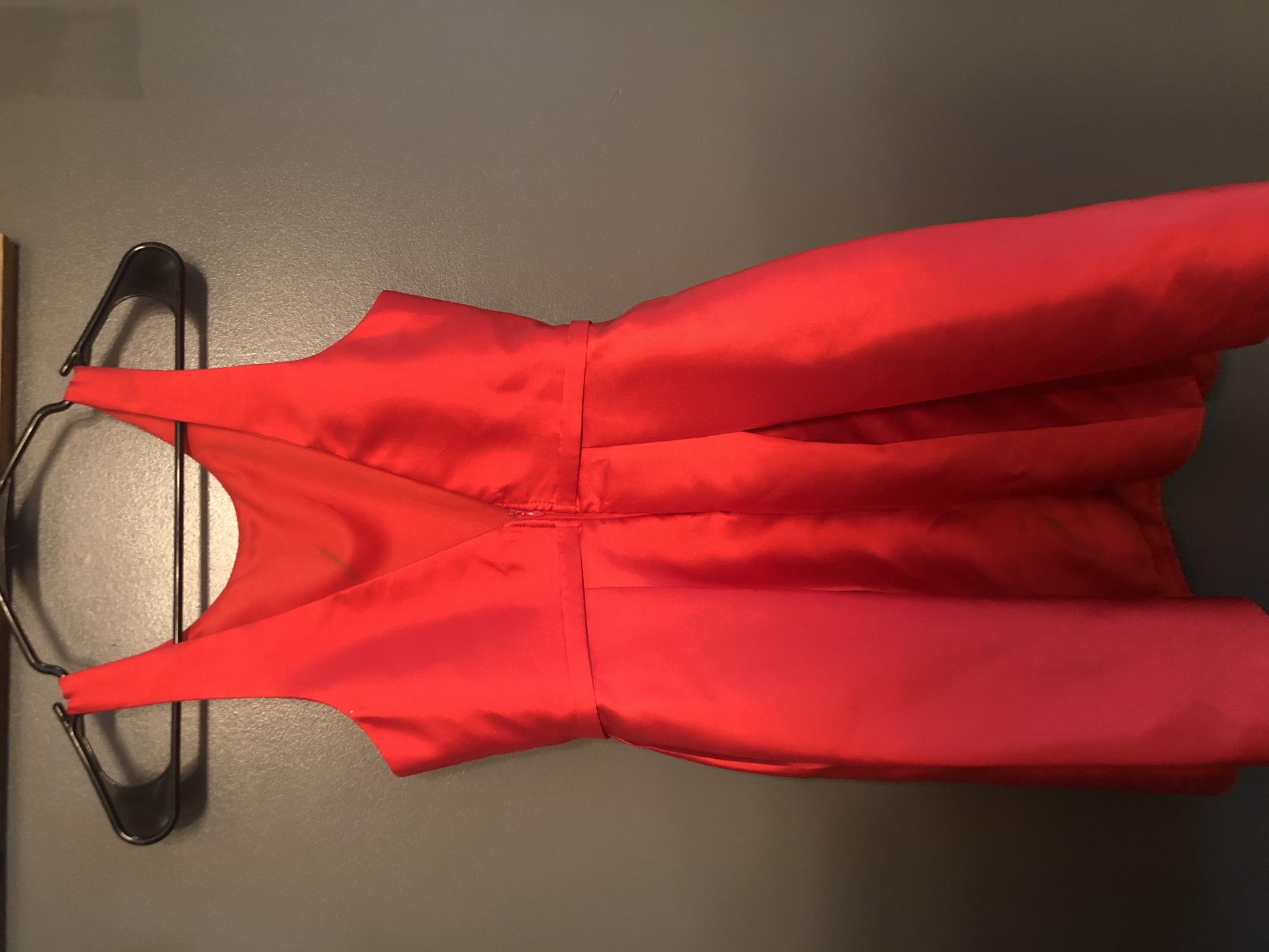 Size 4 Wedding Guest Red Cocktail Dress on Queenly