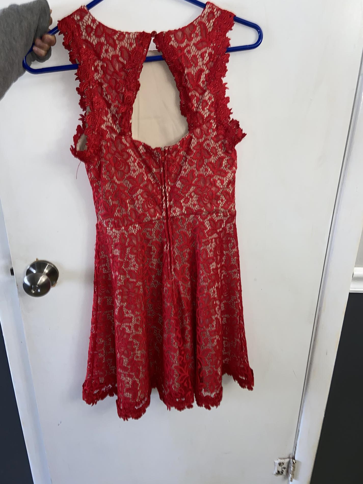 Mi Ami Size 6 Homecoming Red Cocktail Dress on Queenly