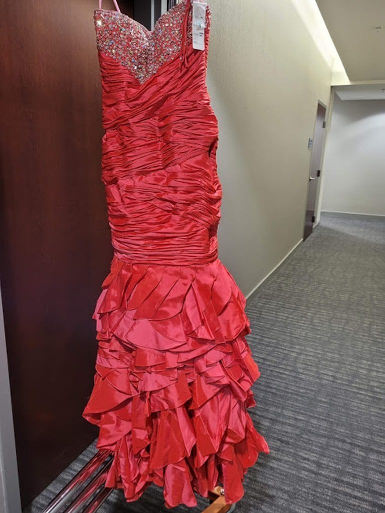 Style 4063 Wow Size 10 Prom Strapless Red Mermaid Dress on Queenly