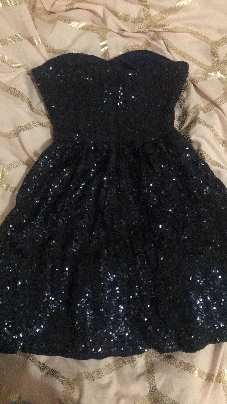 B. Darlin Blue Size 0 Shiny Strapless Cocktail Dress on Queenly