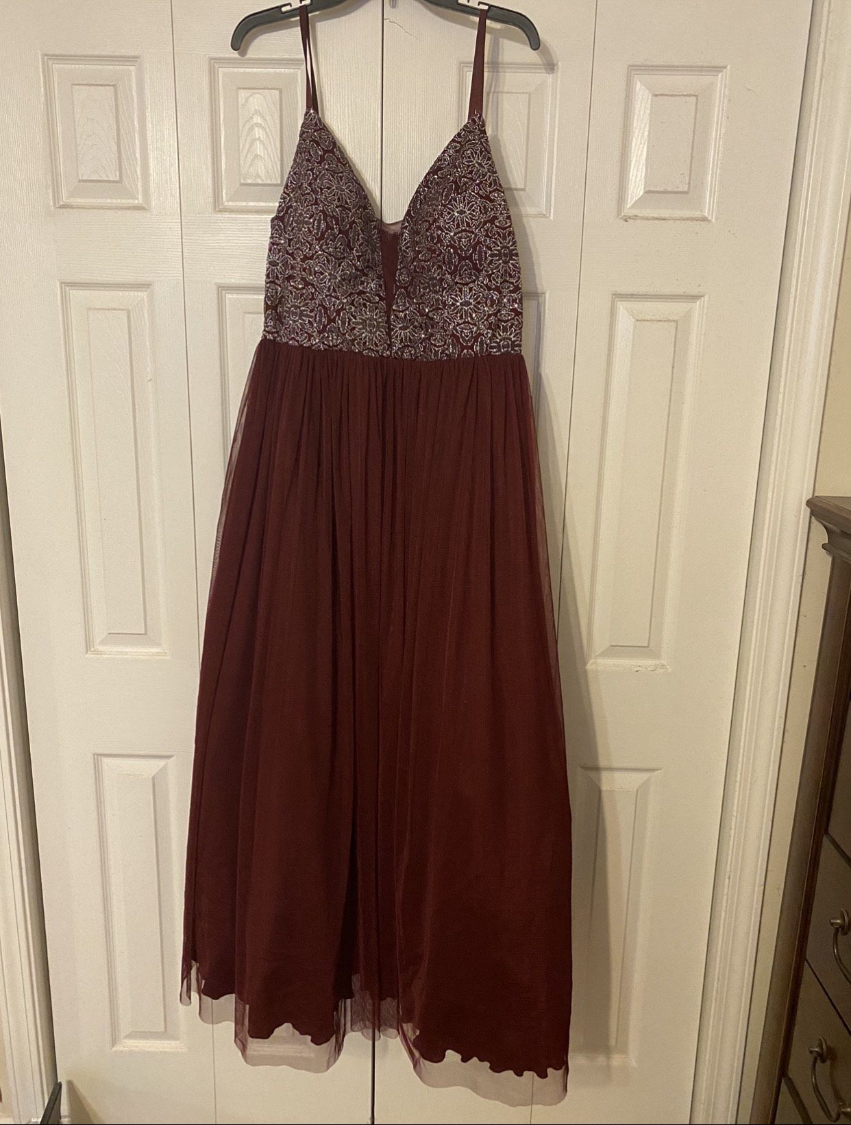 Queenly | Buy and sell prom, pageant, and formal dresses