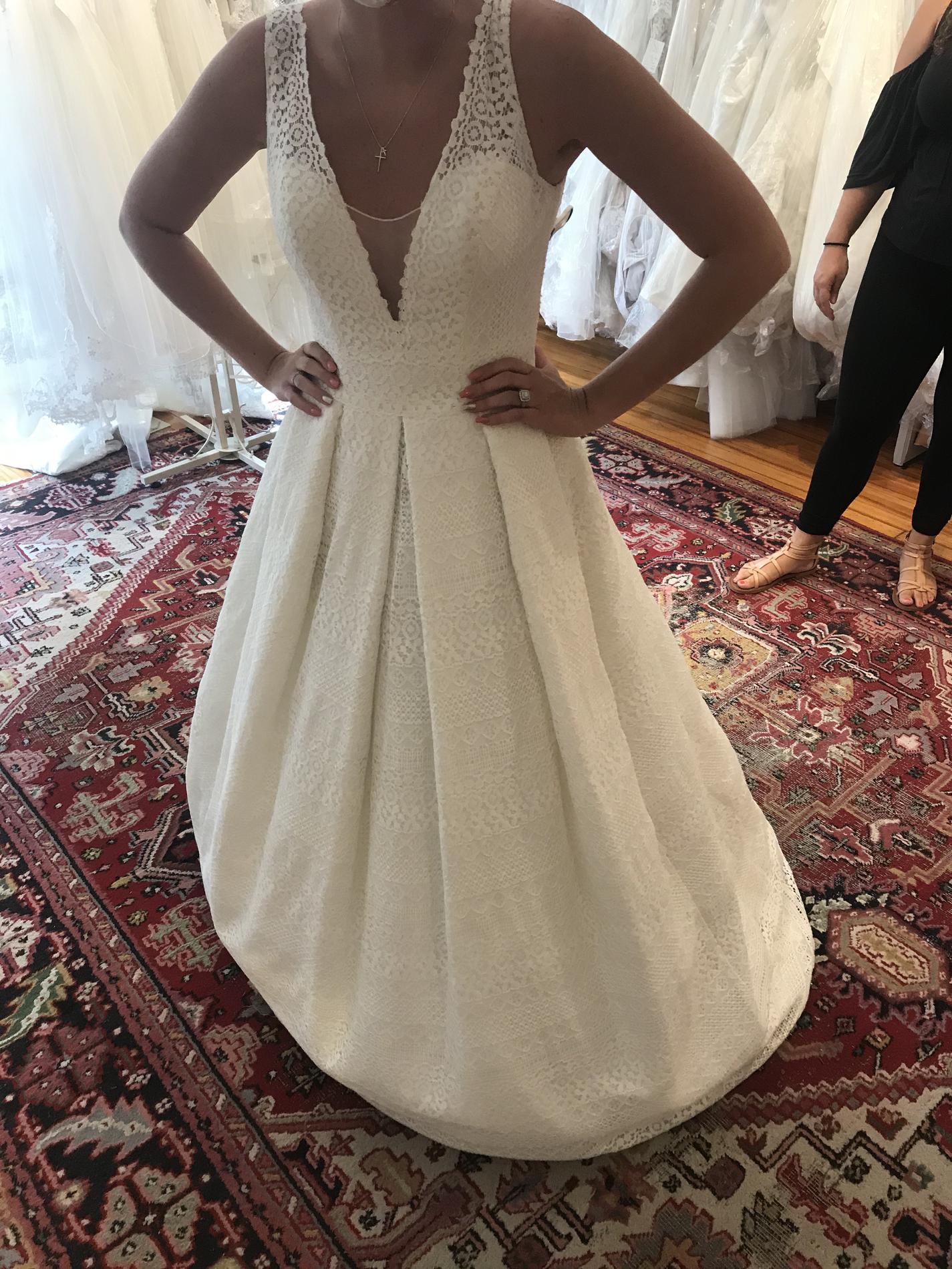 Sweetheart Size 10 Wedding White Ball Gown on Queenly