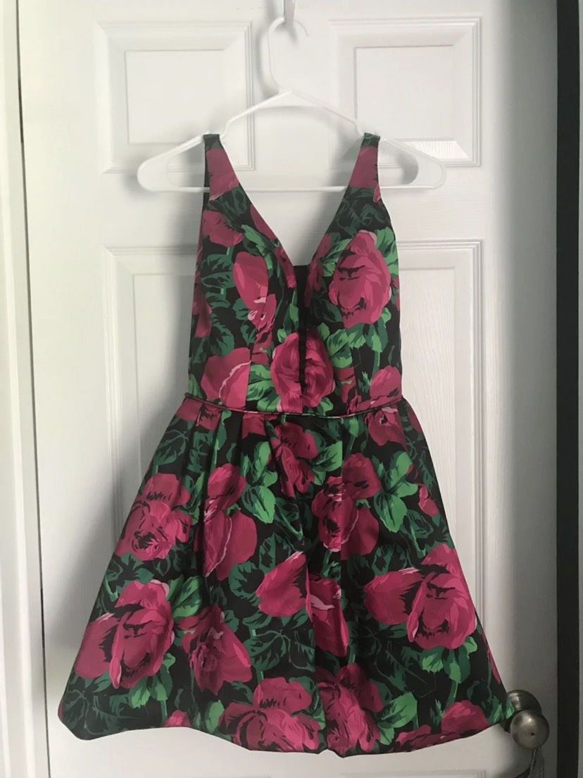 Size 2 Homecoming Floral Hot Pink Ball Gown on Queenly