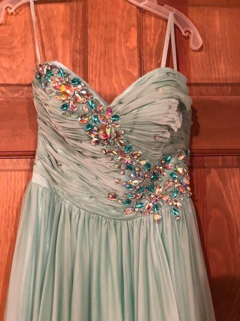 MoriLee Size 0 Prom Light Green A-line Dress on Queenly
