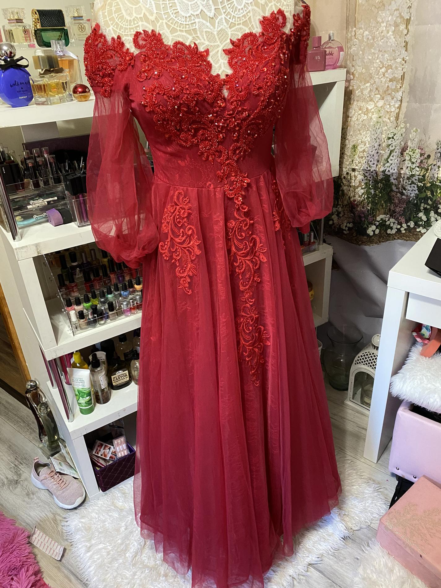Size 6 Prom Long Sleeve Lace Red Dress With Train on Queenly