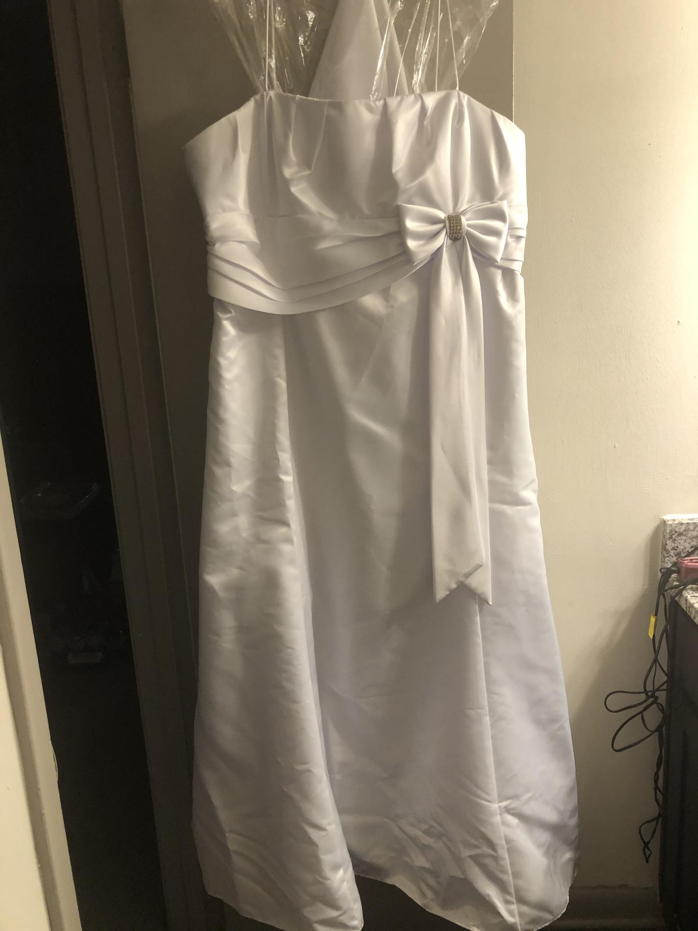 Plus Size 18 Wedding White Floor Length Maxi on Queenly