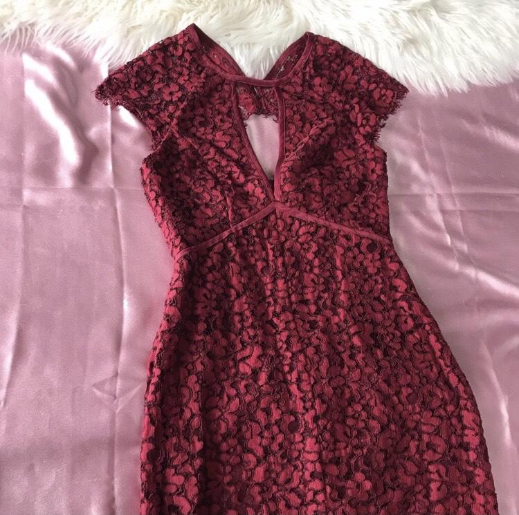 Size 2 Prom Cap Sleeve Burgundy Red A-line Dress on Queenly