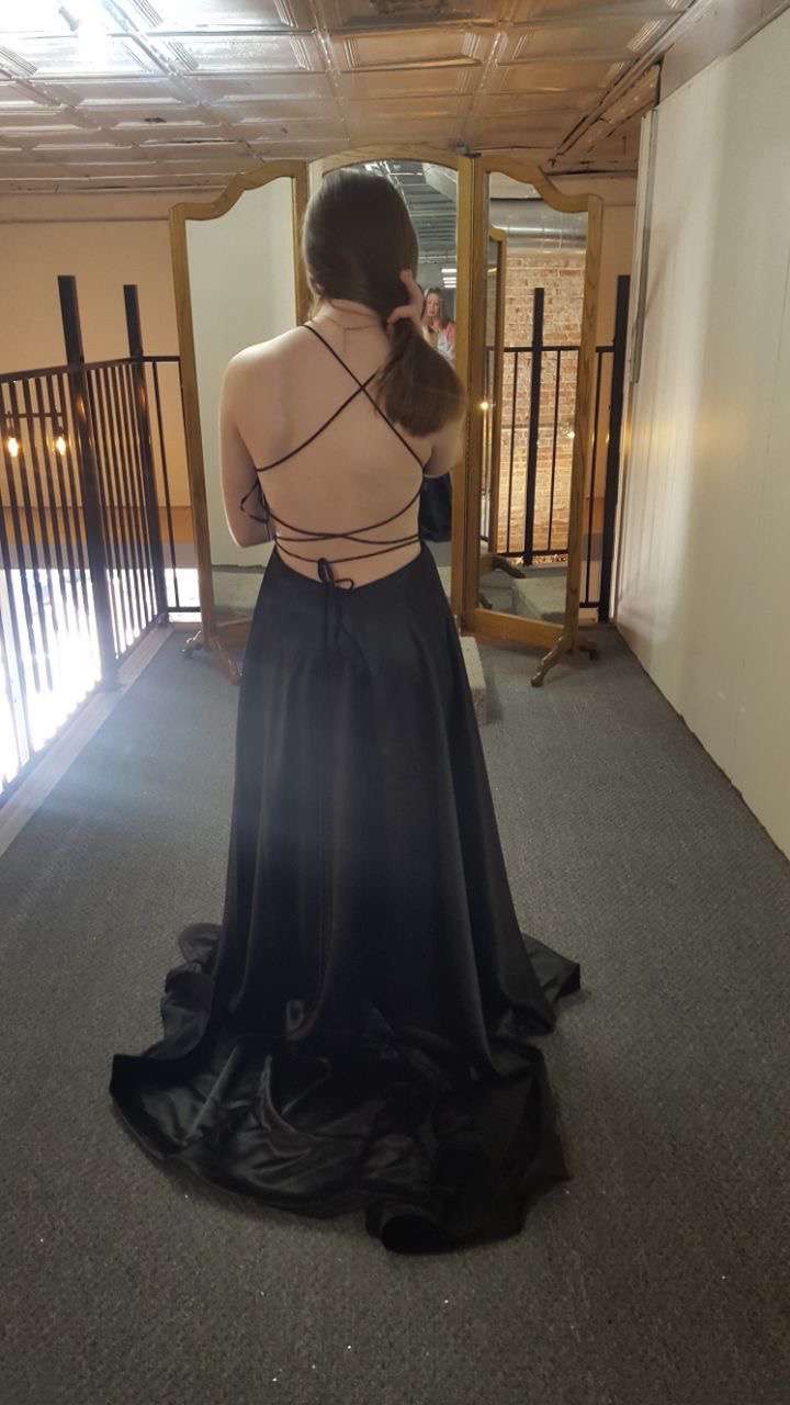 Size 8 Prom Plunge Black Dress With Train on Queenly