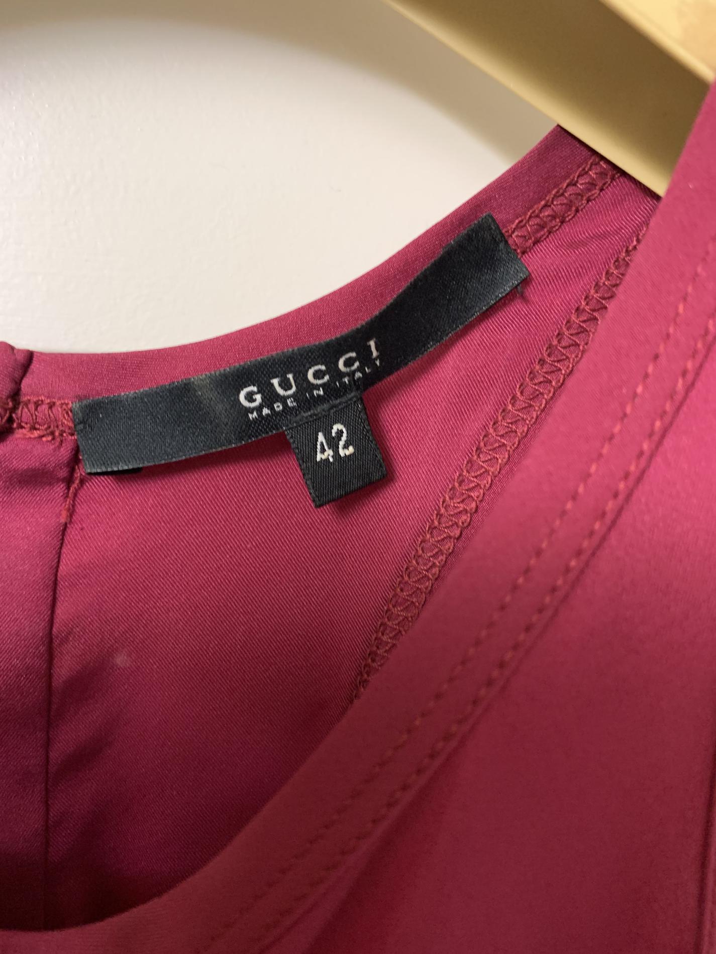Gucci Size 8 Wedding Guest Satin Burgundy Red Cocktail Dress on Queenly