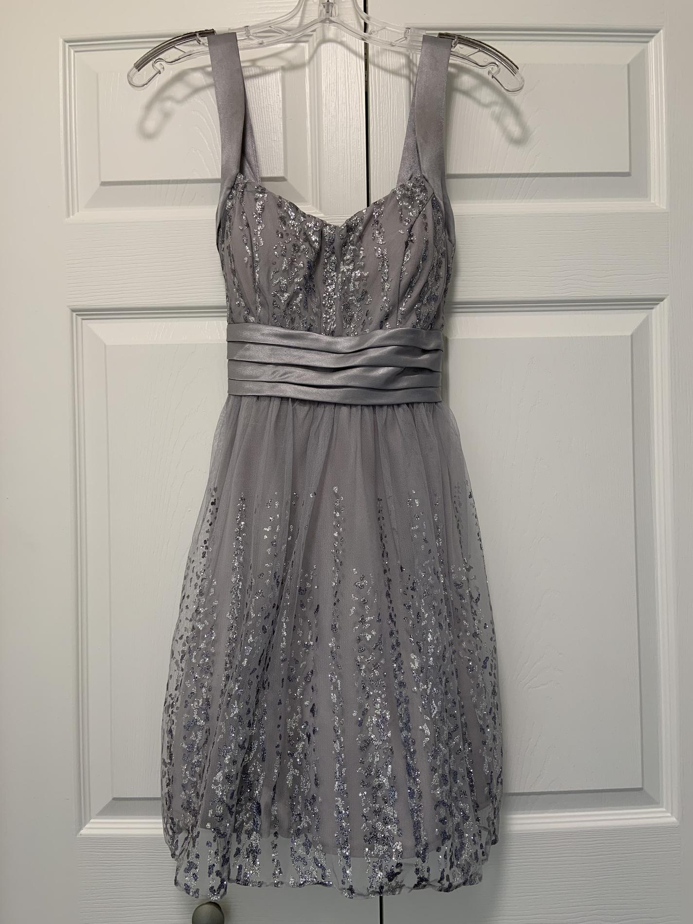Size 4 Wedding Guest Silver Cocktail Dress on Queenly