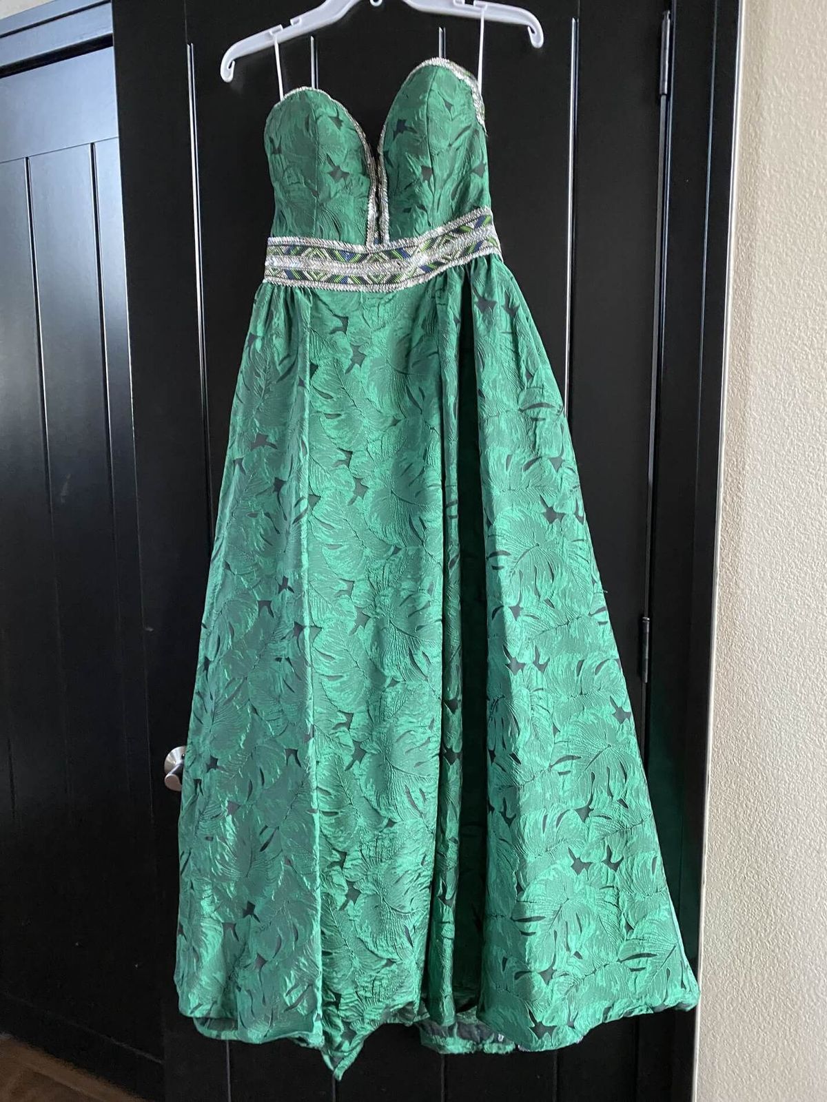 Size 4 Prom Strapless Green Ball Gown on Queenly