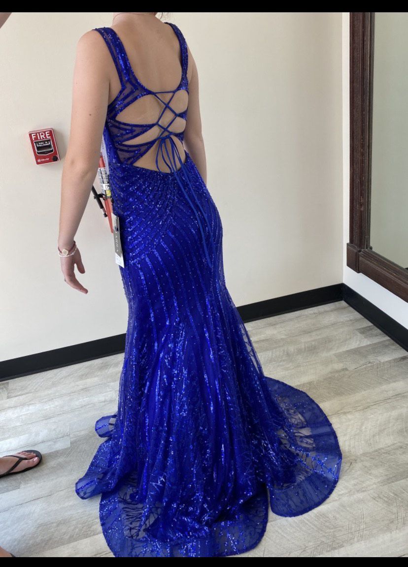 Size 4 Prom Plunge Royal Blue Mermaid Dress on Queenly