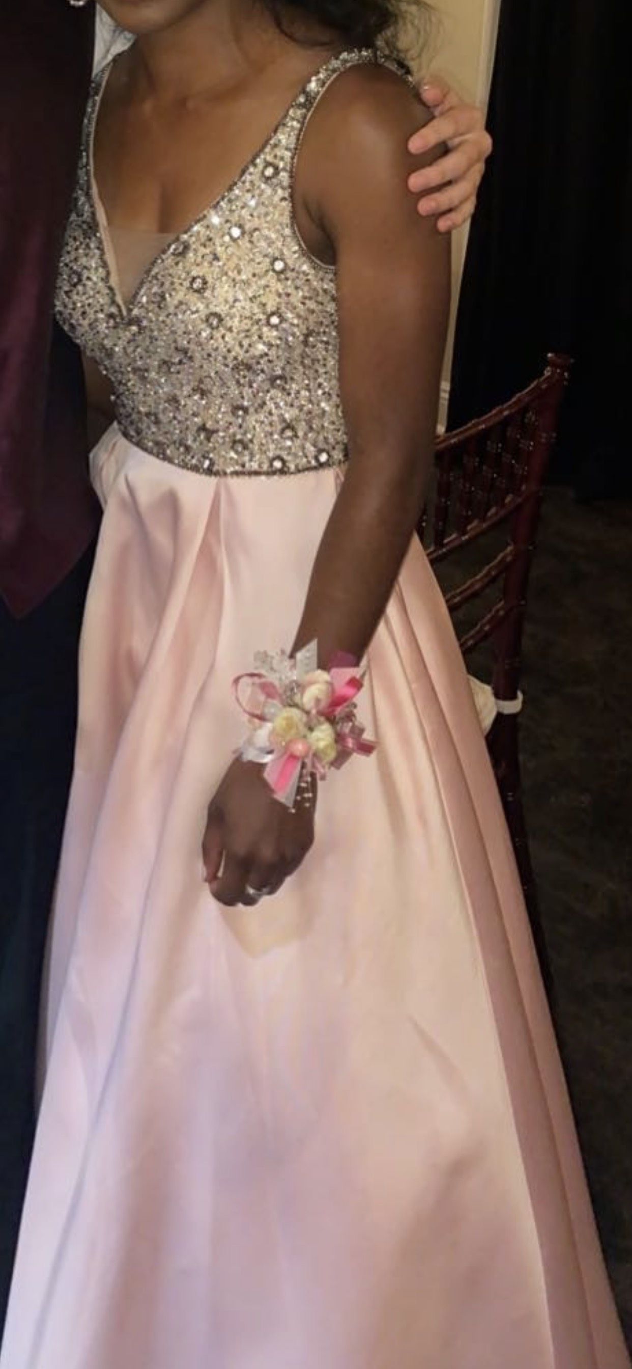 Size 2 Prom Plunge Light Pink Ball Gown on Queenly
