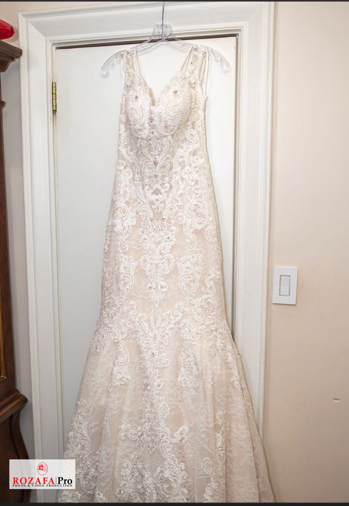 Size 4 Wedding Off The Shoulder Lace White A-line Dress on Queenly