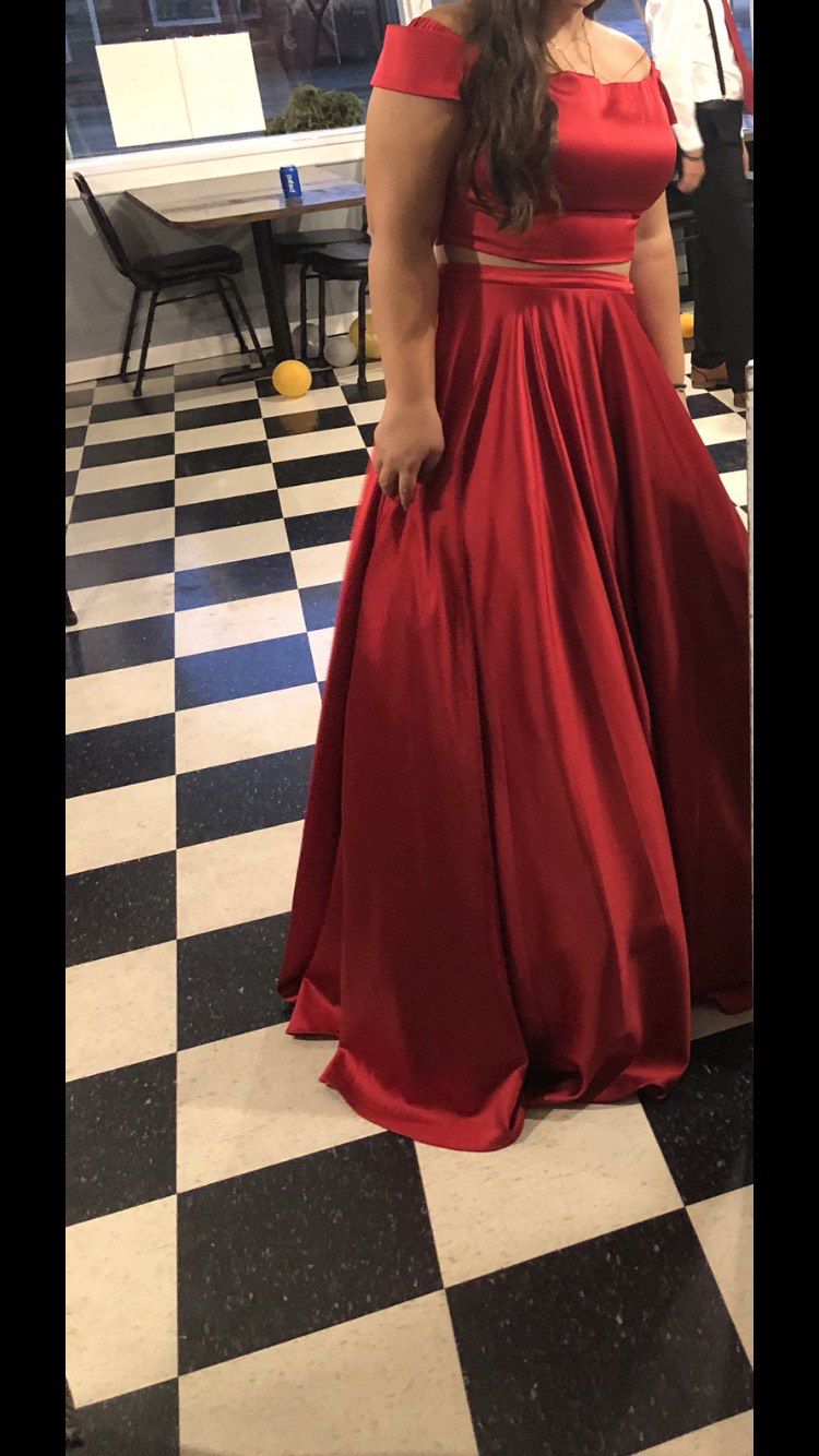 Size 10 Prom Satin Red Ball Gown on Queenly