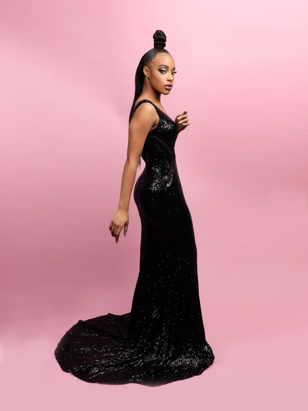 Size 8 Prom Sequined Black Mermaid Dress on Queenly