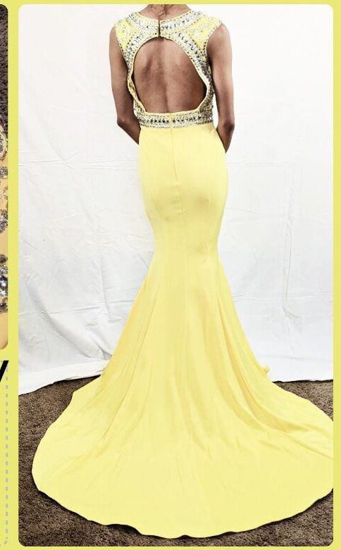 Mac Duggal Size 0 Yellow Mermaid Dress on Queenly